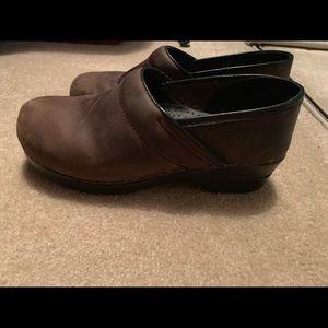 Brown leather Danskos sz 40